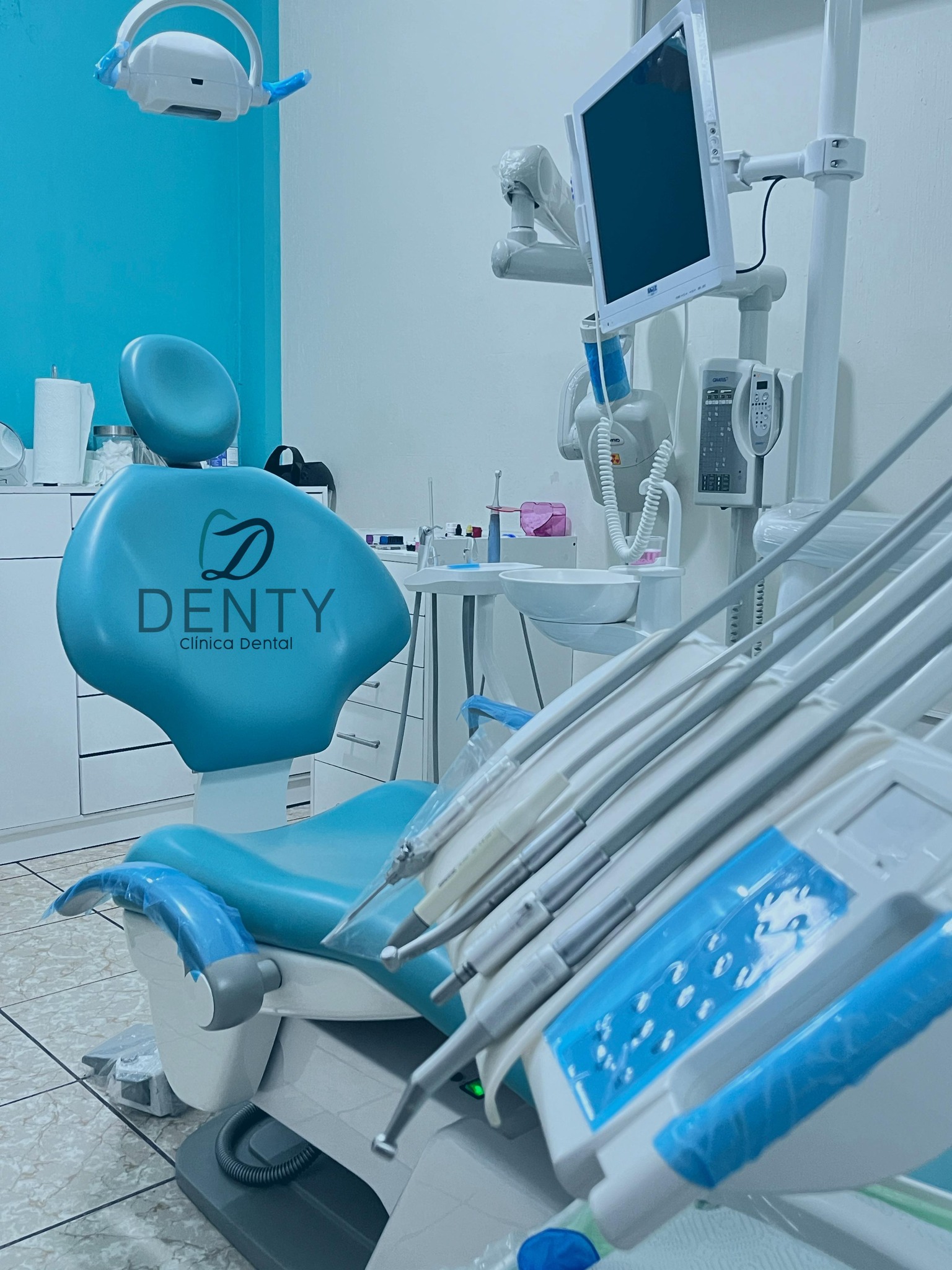 Portada de Clínica Dental - DENTY